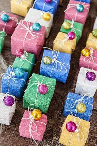 Unique Color Schemes to Try at Home This Christmas